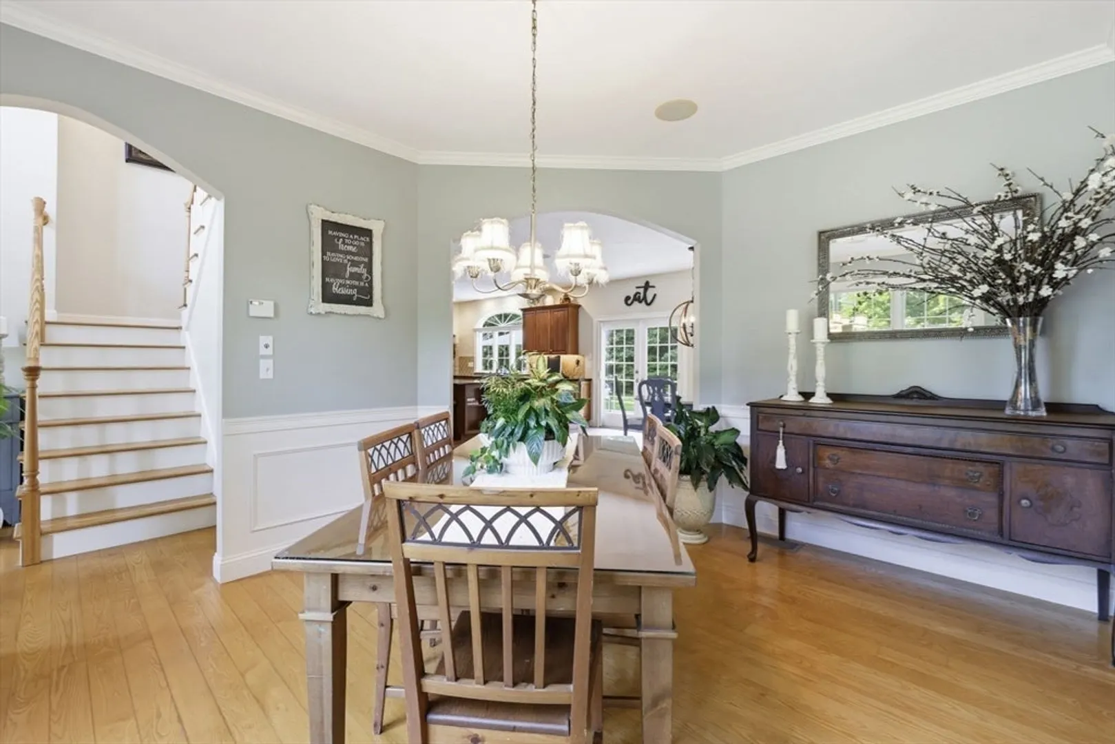 8 Lexington Circle Photo 9