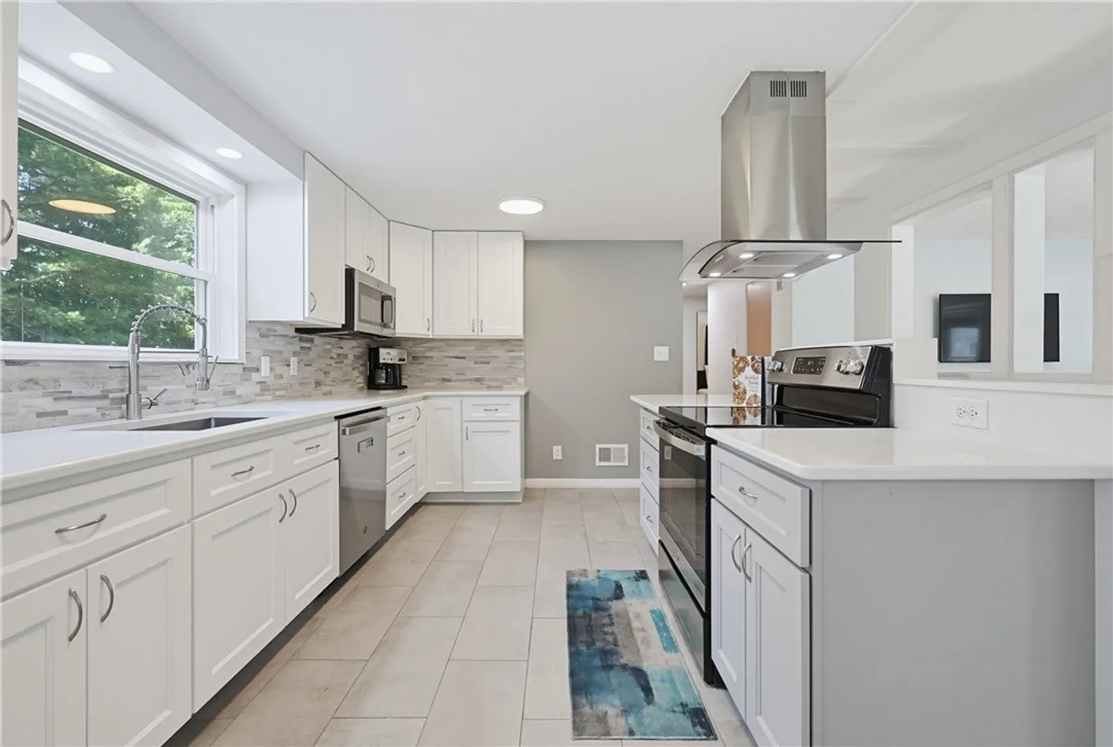 15 Austin Drive Photo 2