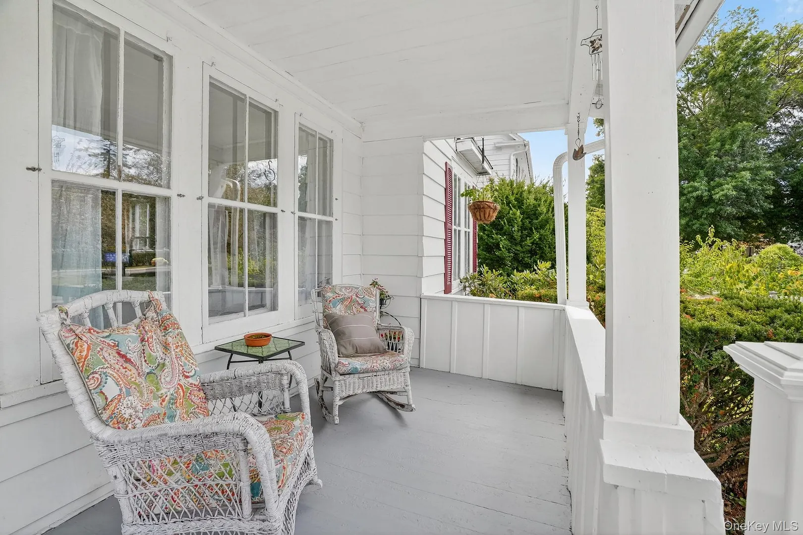 176 S Grand Avenue Photo 4