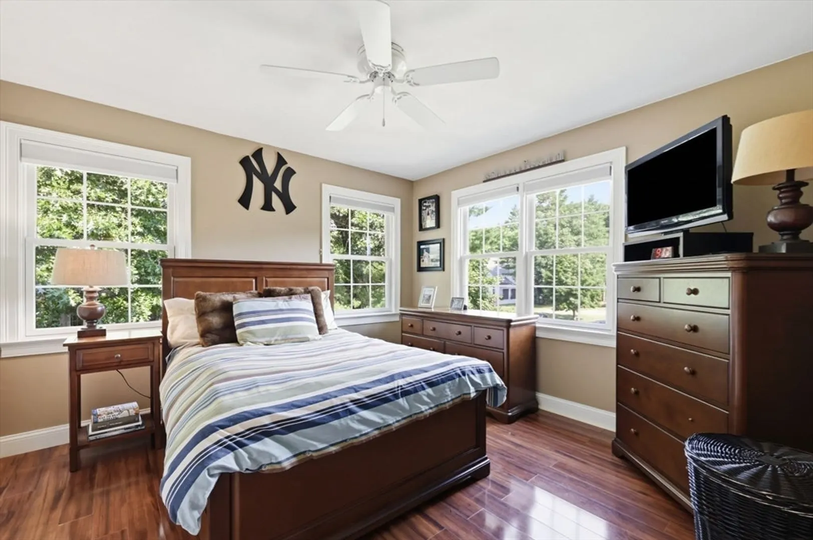 8 Lexington Circle Photo 31
