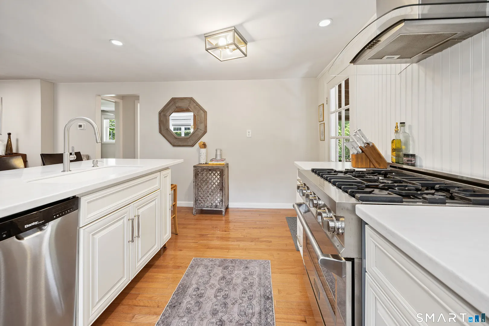 18 Willow Lane Photo 12