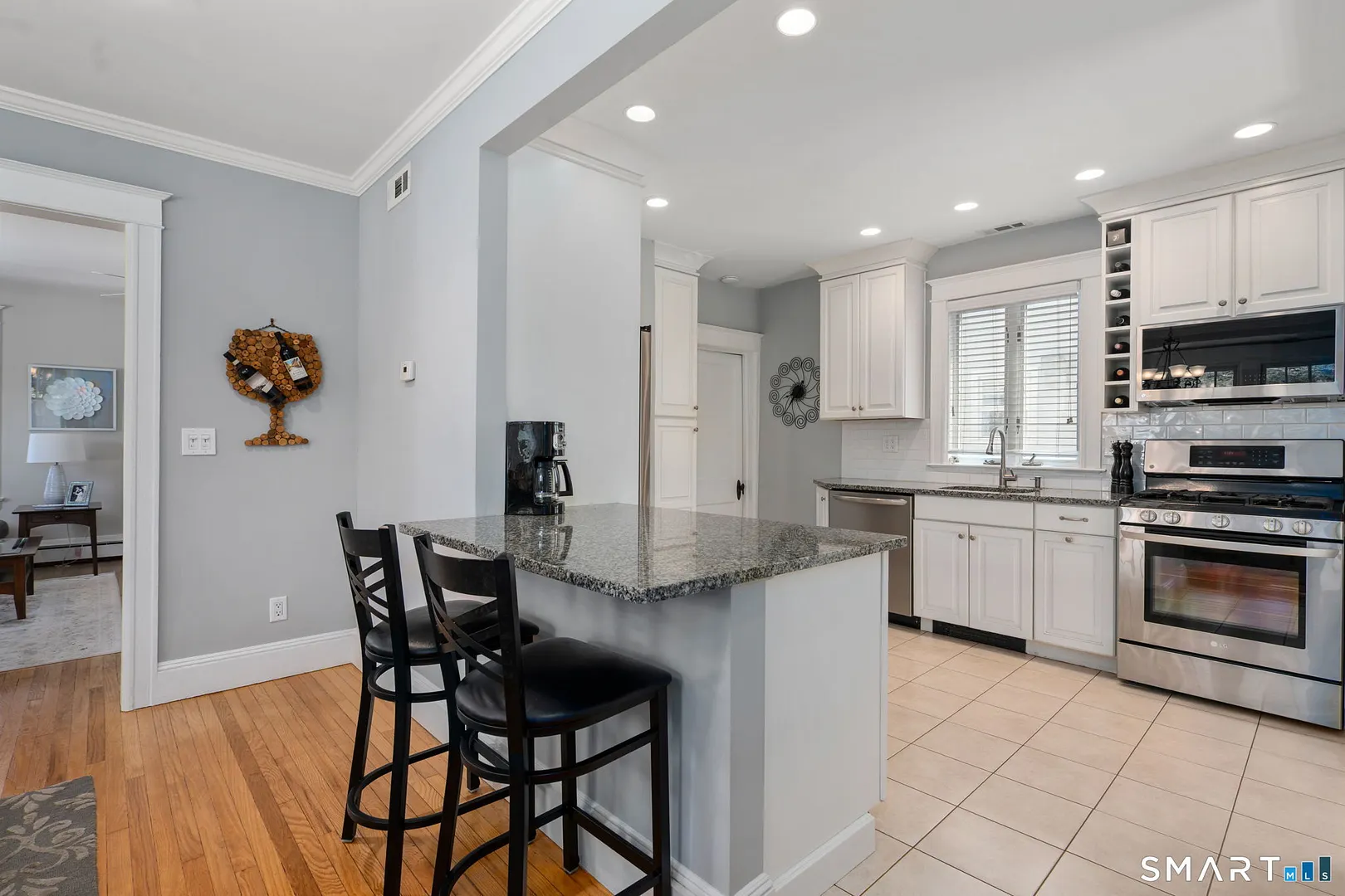 10 Marion Avenue Photo 9