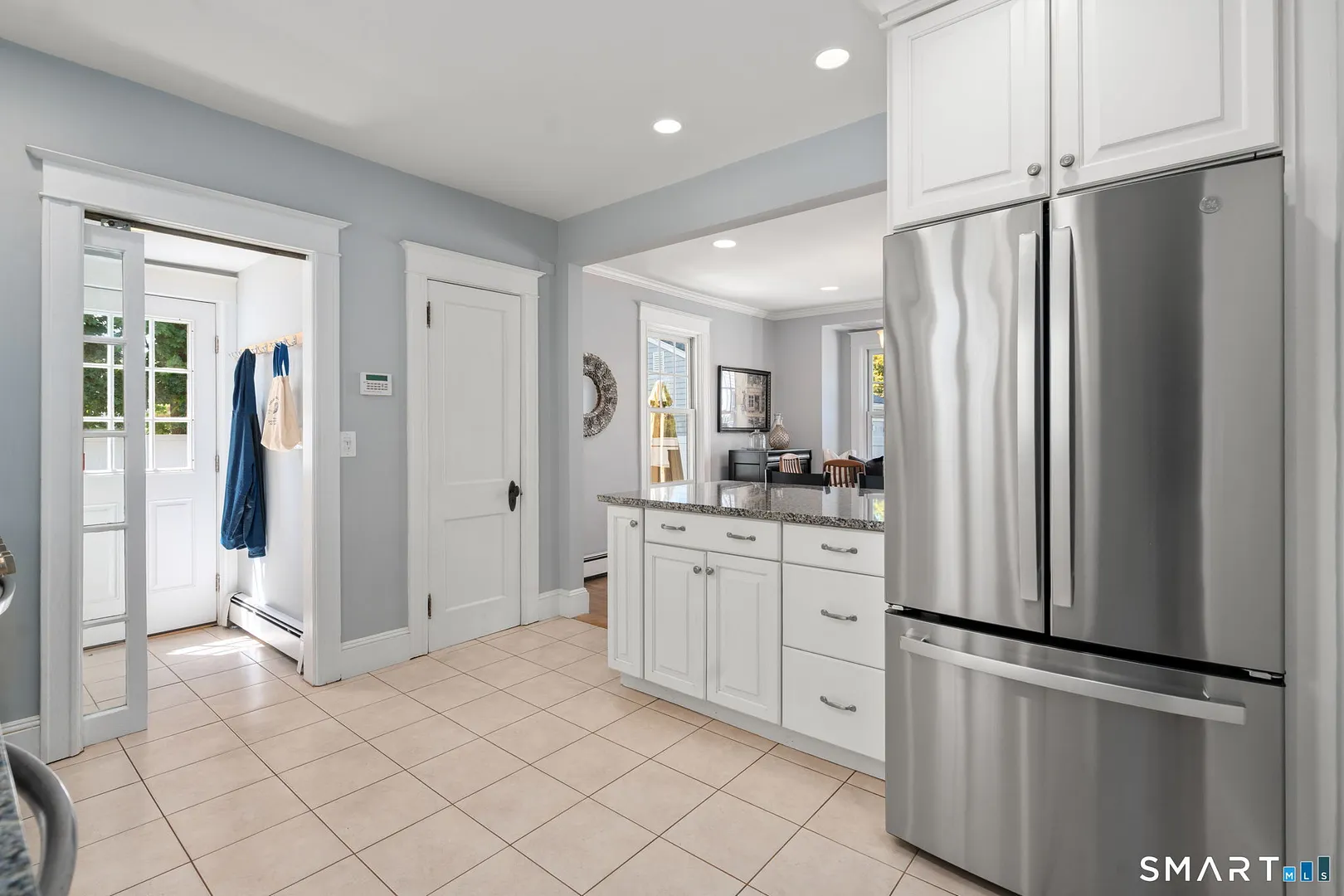 10 Marion Avenue Photo 10