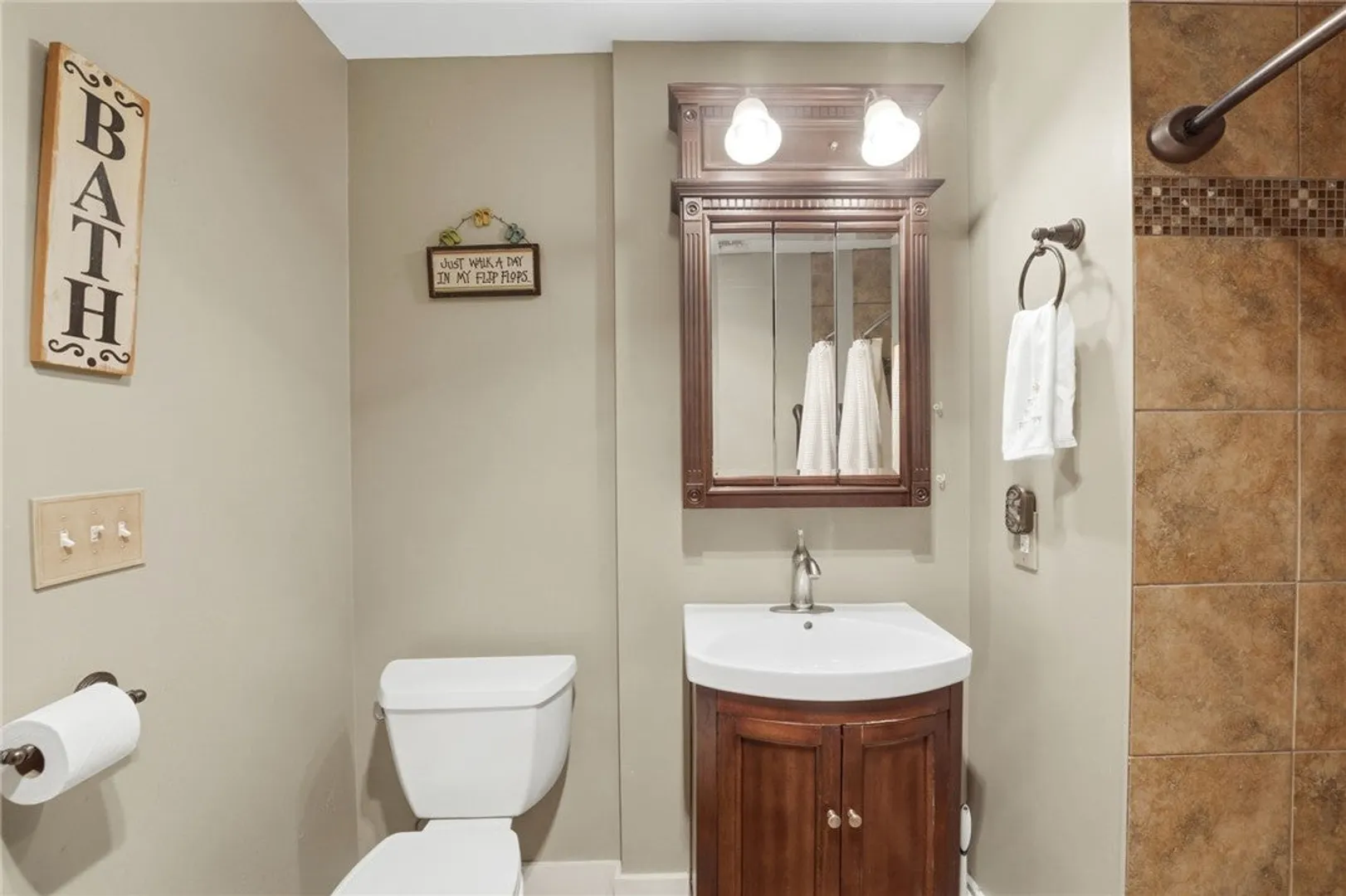 180 Allen Street  #101 Photo 17