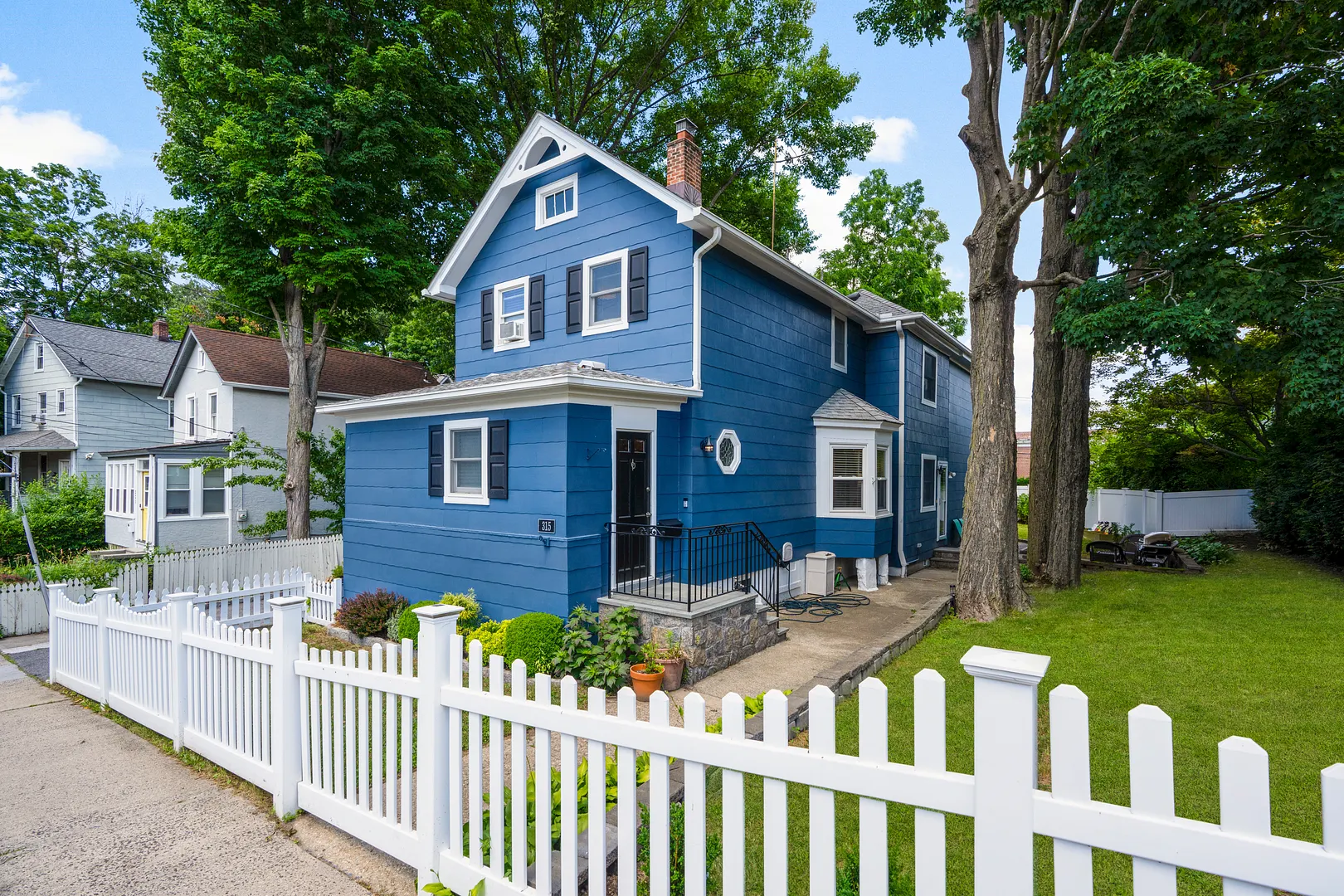 315 Maple Avenue Photo 1