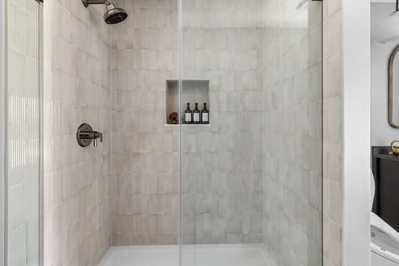 61 Green Avenue Photo 32