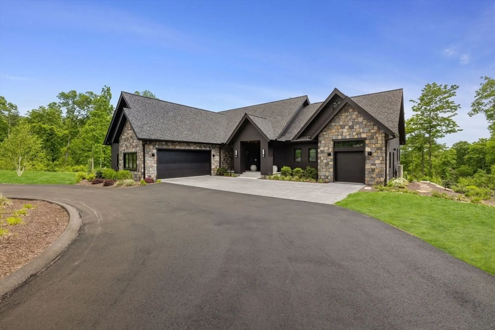 61 Green Avenue Photo 2
