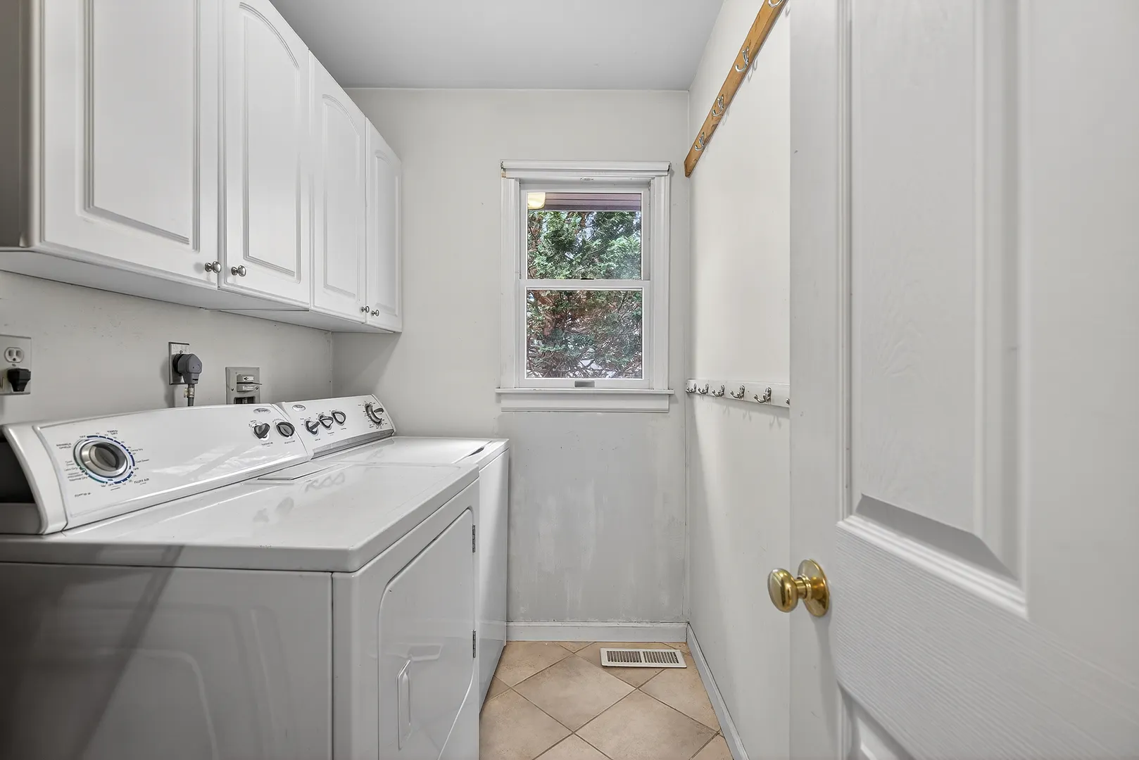 15 Farm Brook Court Photo 13