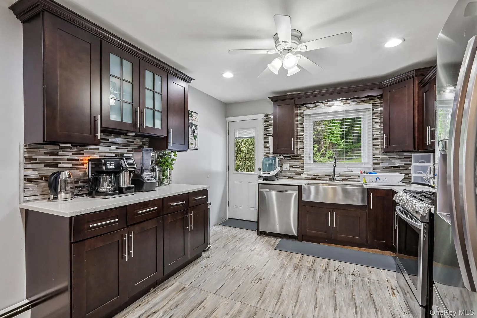 583 Bellevue Avenue N Photo 17