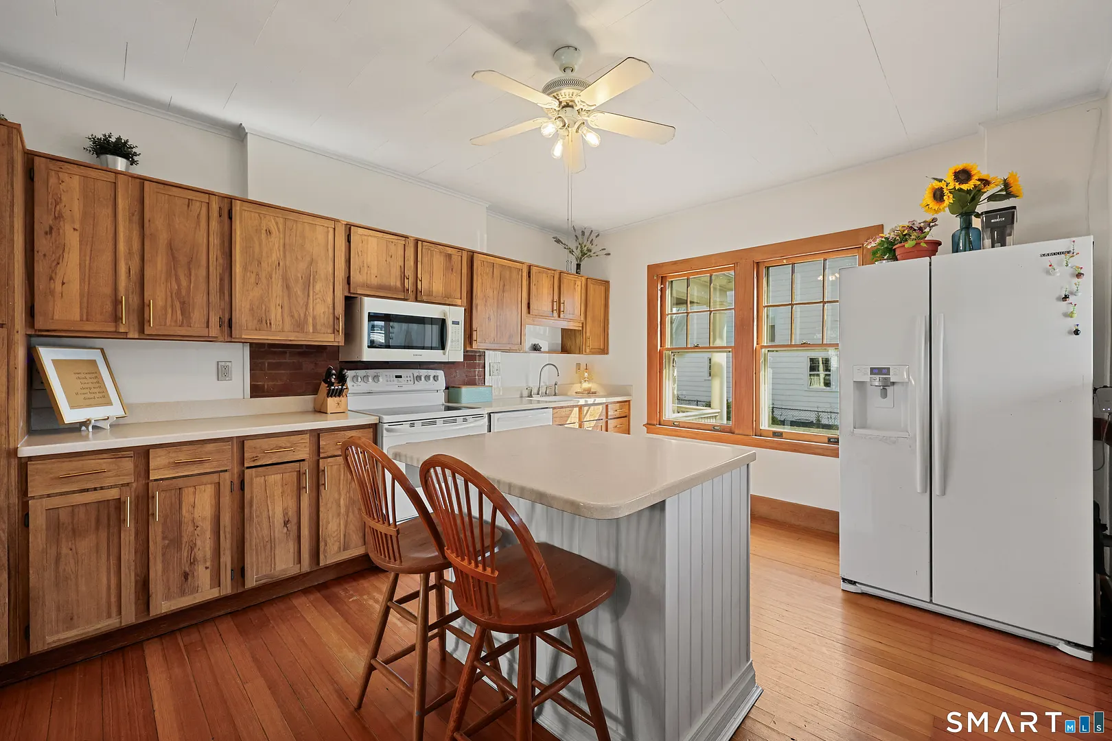 1720 Whitney Avenue Photo 10