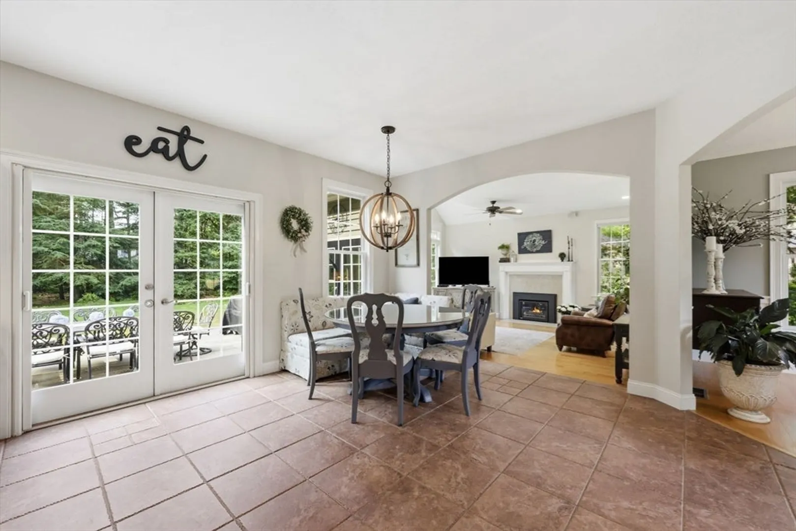 8 Lexington Circle Photo 20