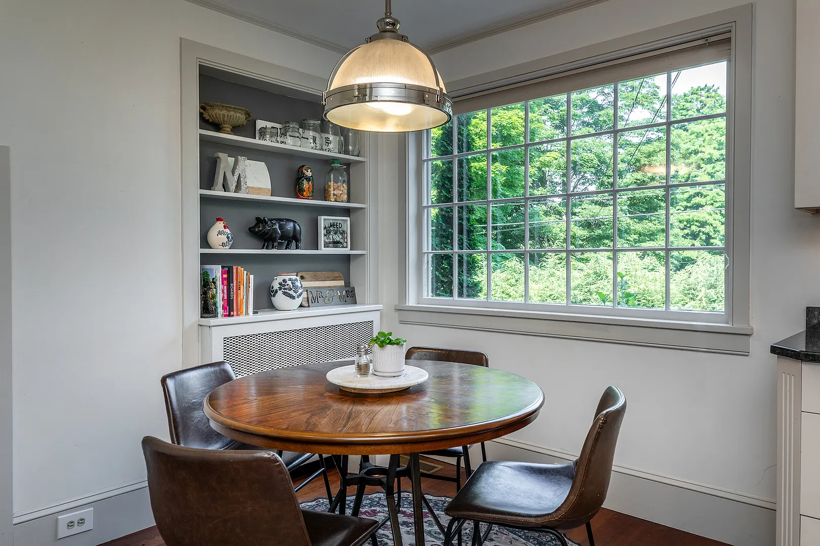 11 Pleasant Street Photo 18