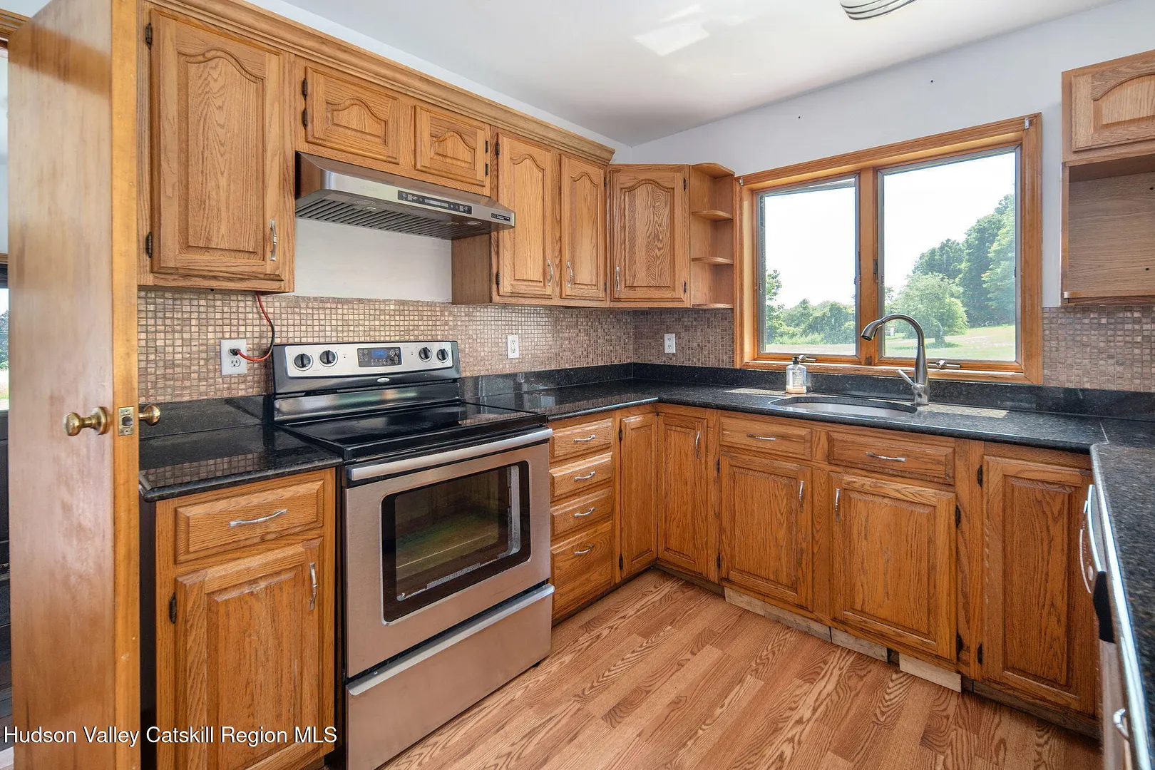 530 Colby Road Photo 18