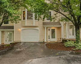 17 Parkwoods Drive #17