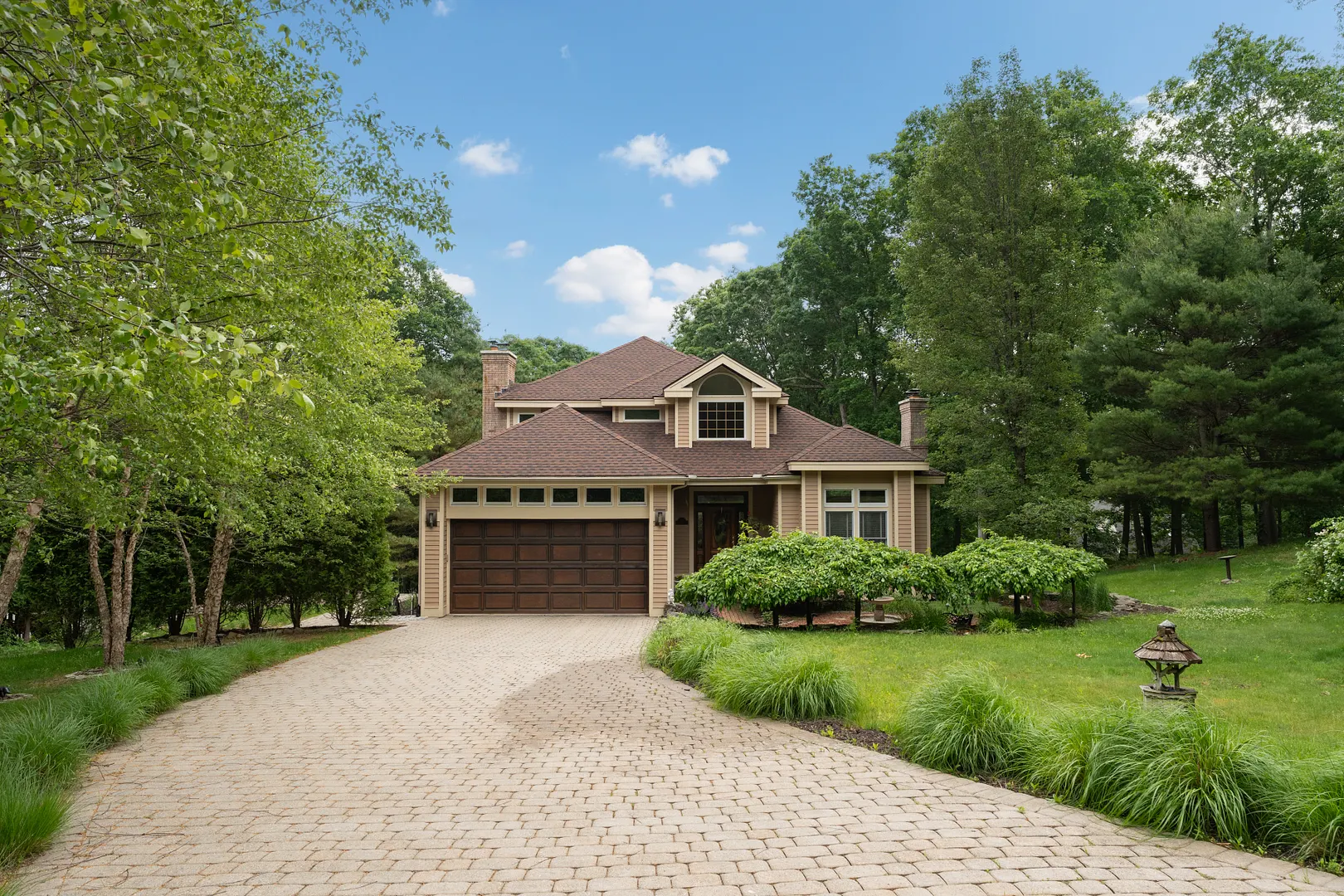 32 Staba Drive Photo 1