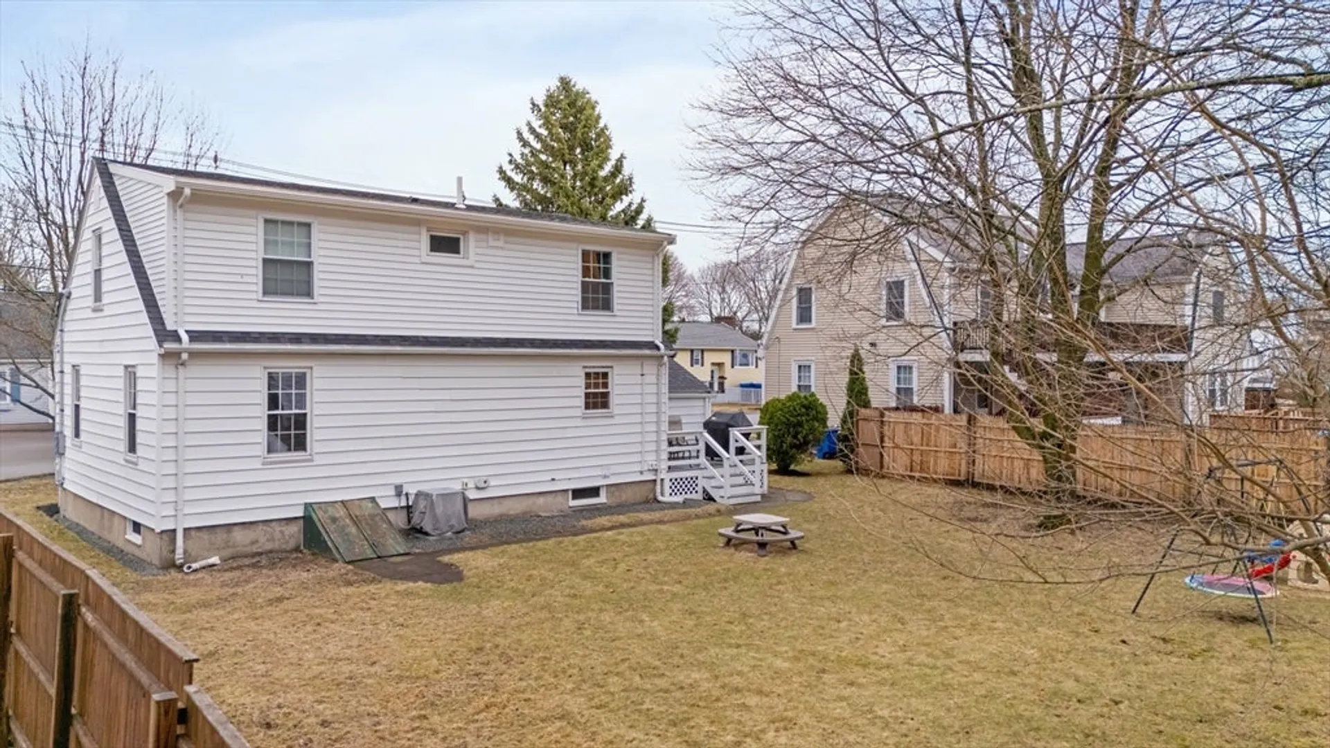 24 Dexter St Photo 35
