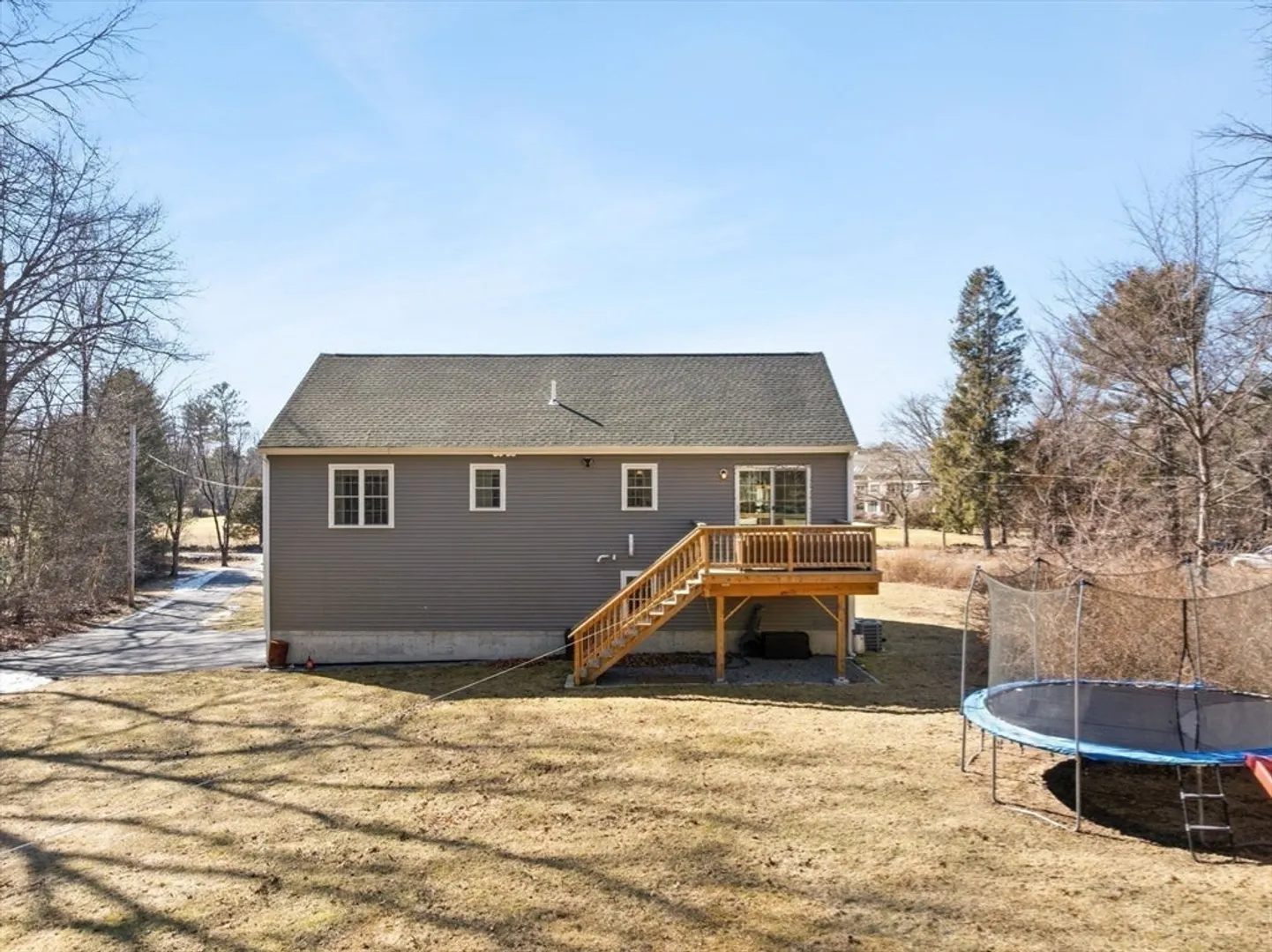 207 Oak St Photo 36