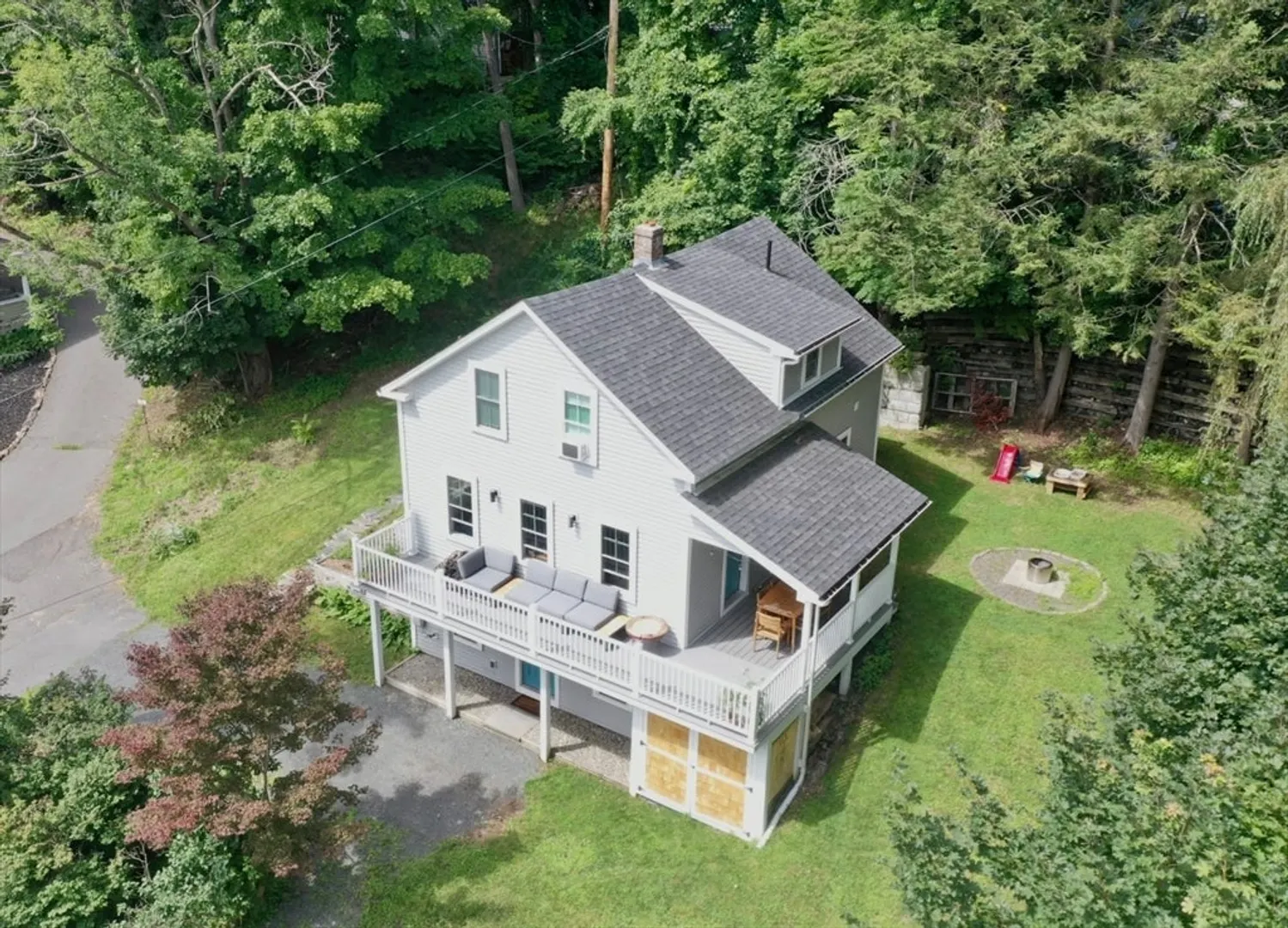 44 Green St Photo 1