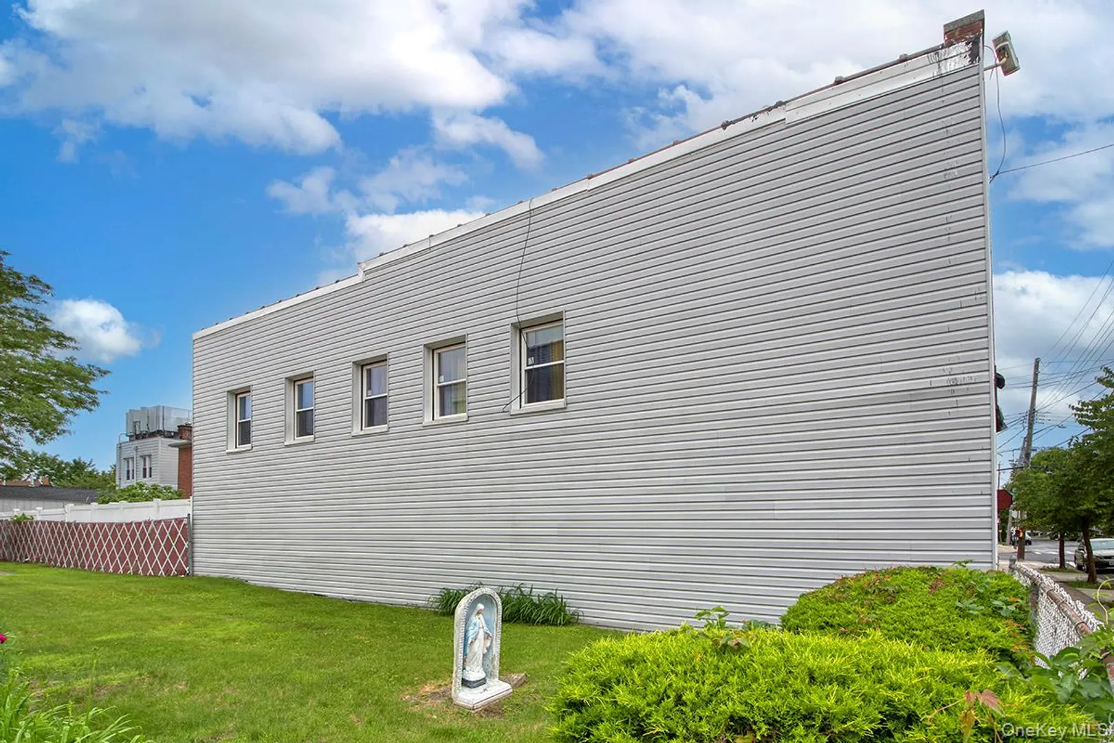 3243 Ampere Avenue Photo 3