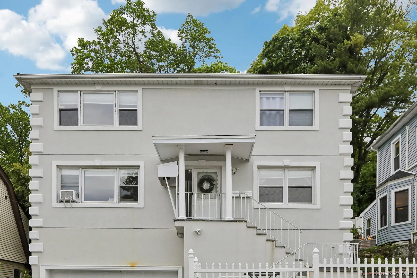 583 Bellevue Avenue N Photo 1