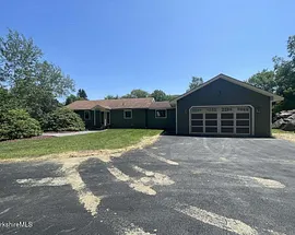 40 Willow Cove Rd