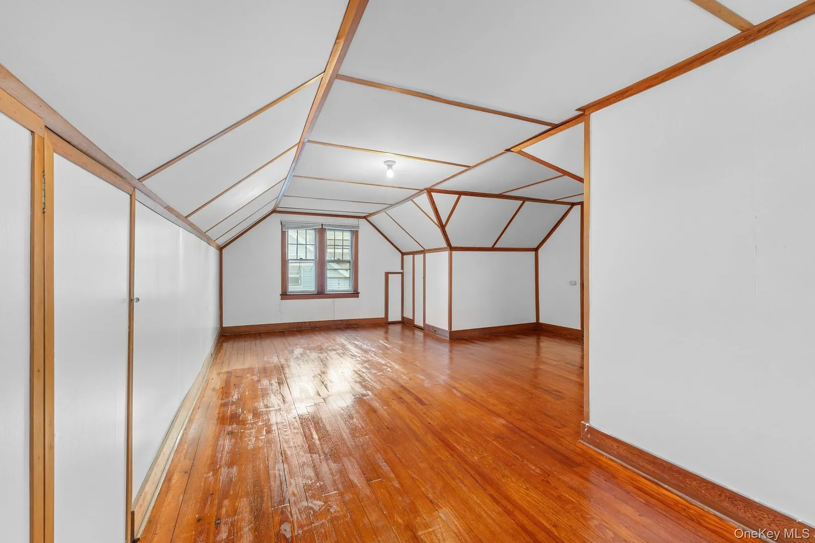 16 Oak Terrace Photo 19