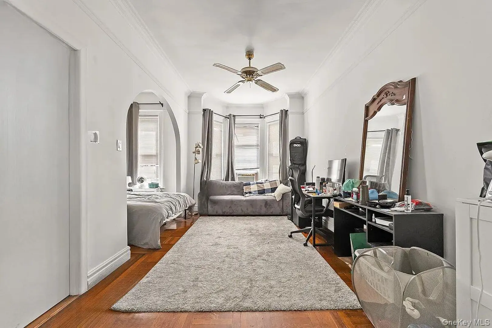 2459 Hoffman Street Photo 17