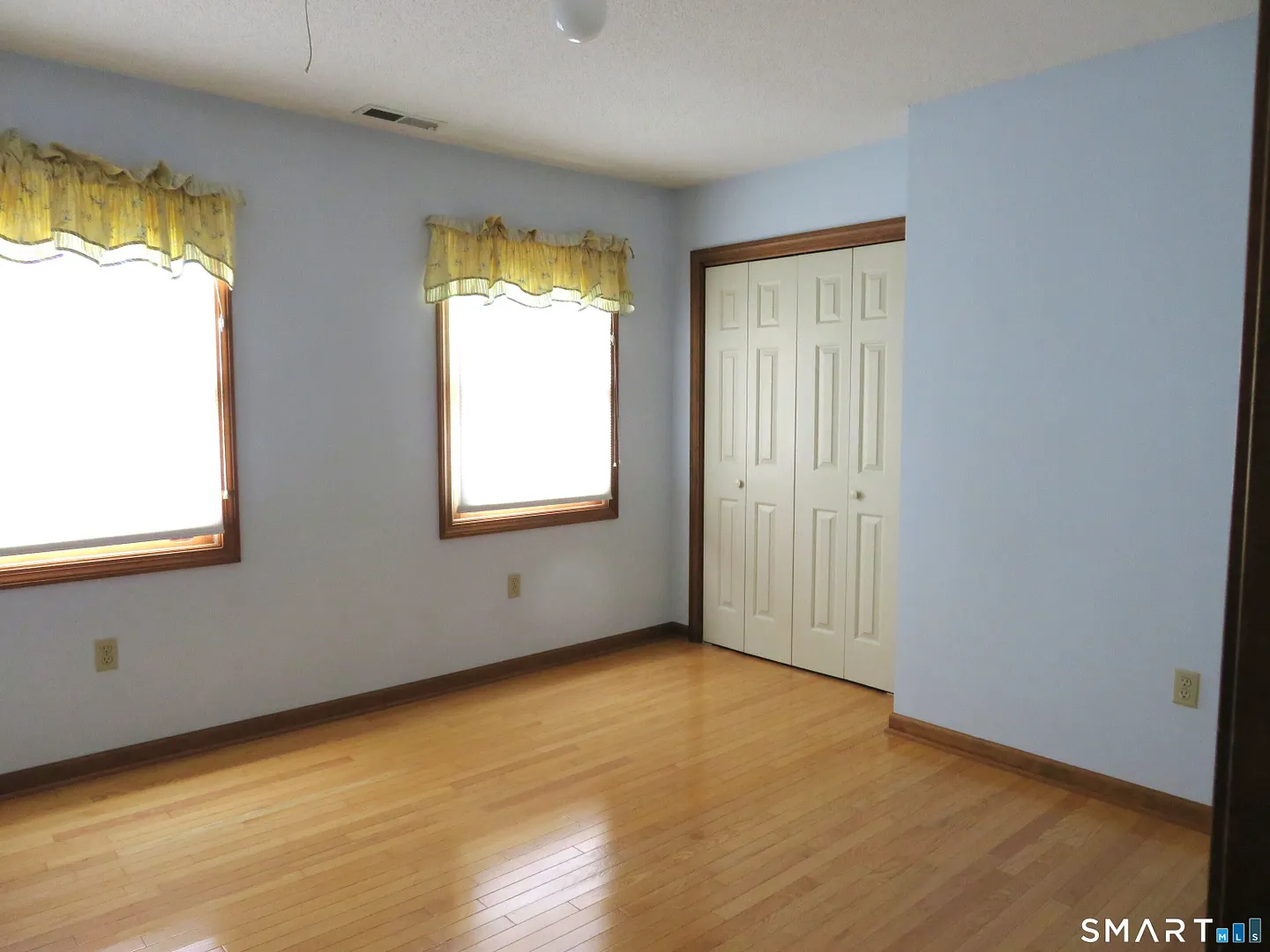 836 Wolf Hill Road Photo 16