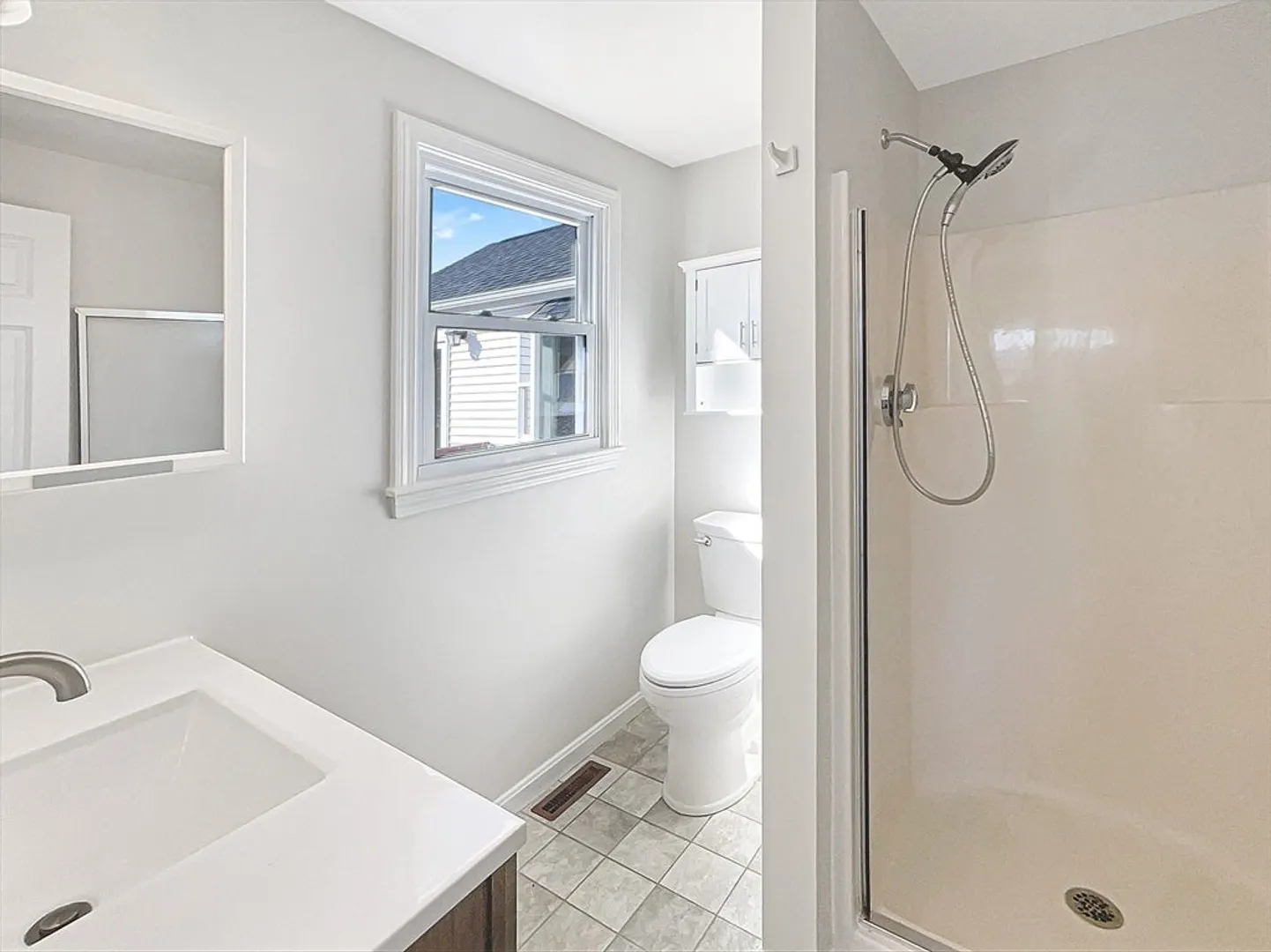 10 Venice St Photo 14