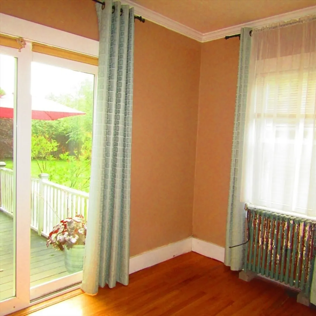 465 Spring Street Photo 14