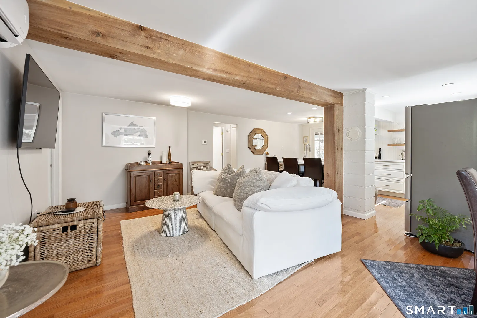 18 Willow Lane Photo 6