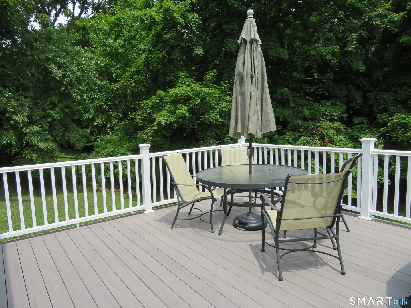 836 Wolf Hill Road Photo 26