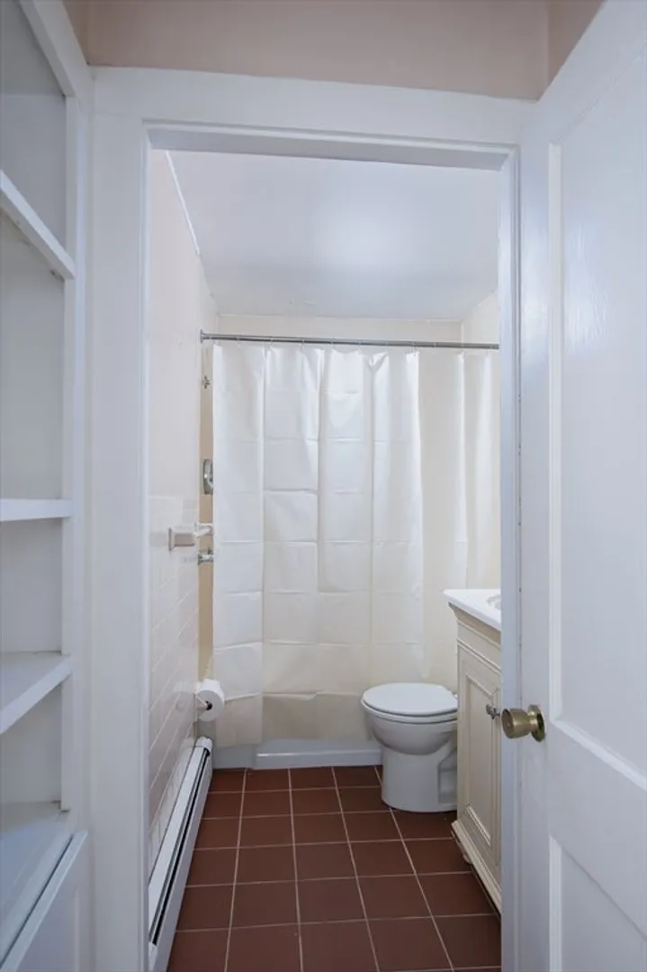 39 Bancroft St Photo 16