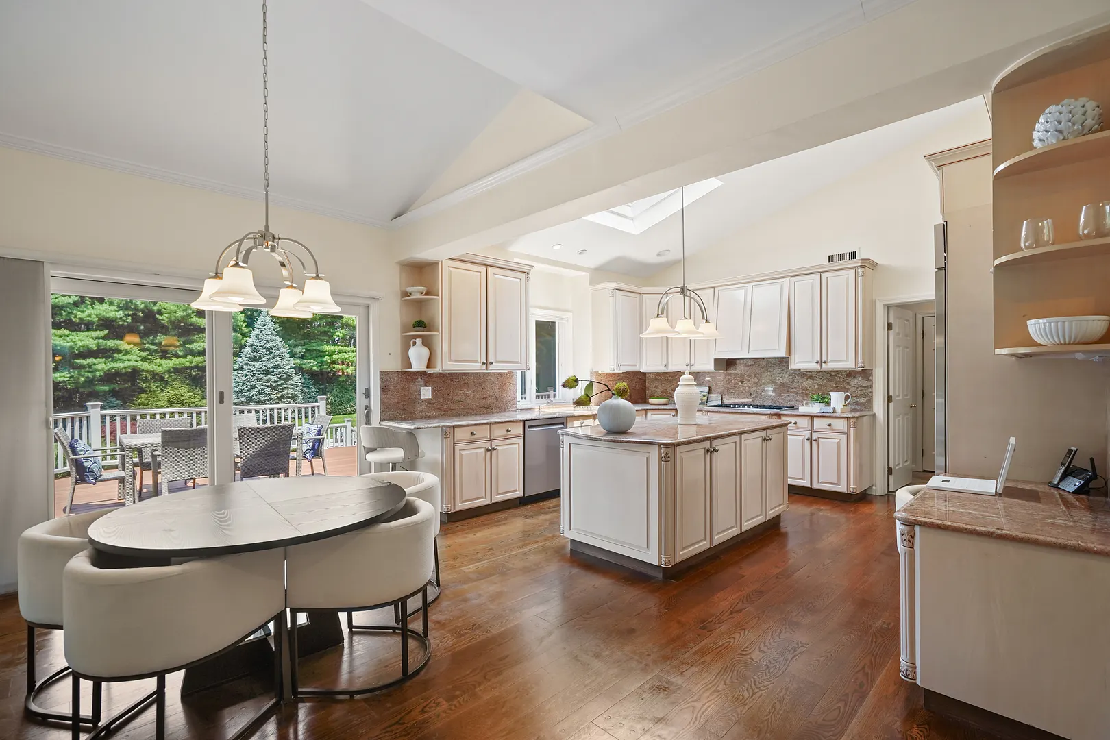 10 Crestview Drive Photo 5