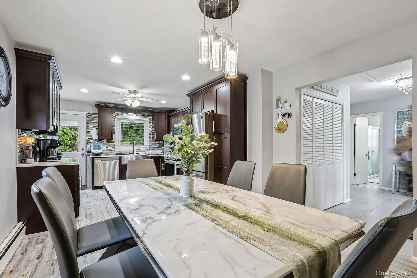 583 Bellevue Avenue N Photo 14