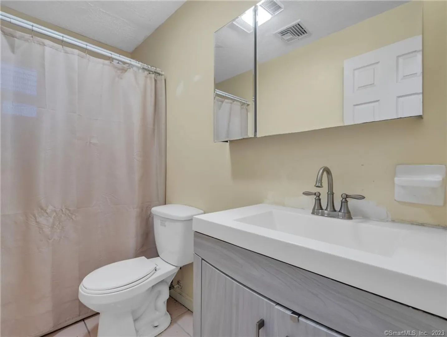 213 Franklin Avenue  #405 Photo 19