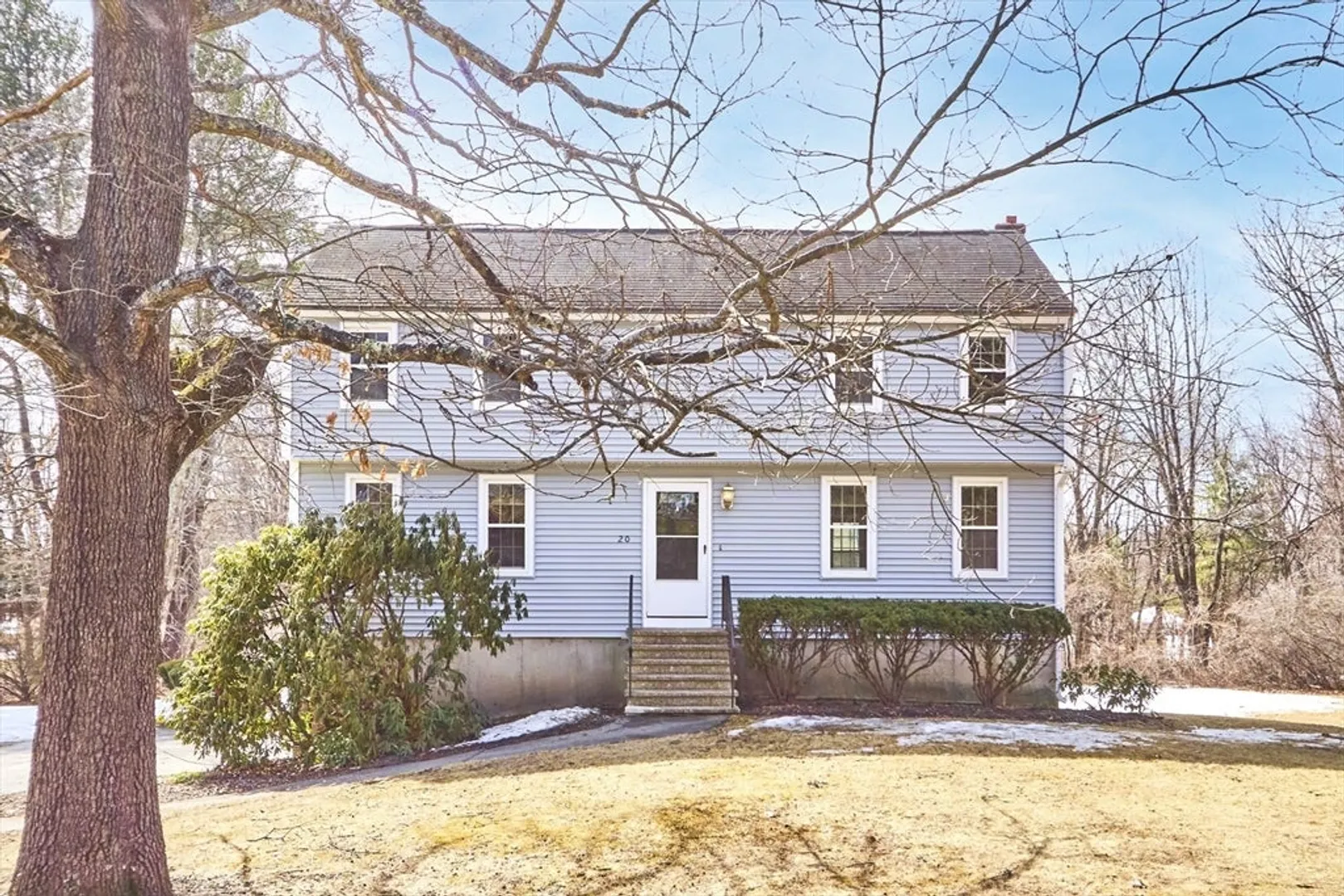 20 Village Dr Photo 1