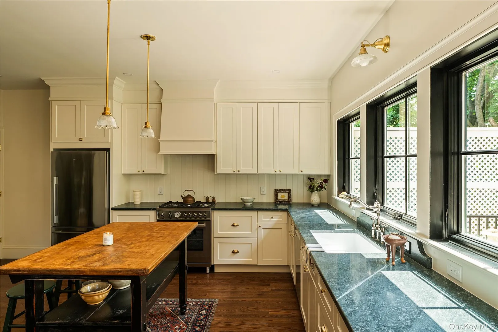 309 State Street Photo 12