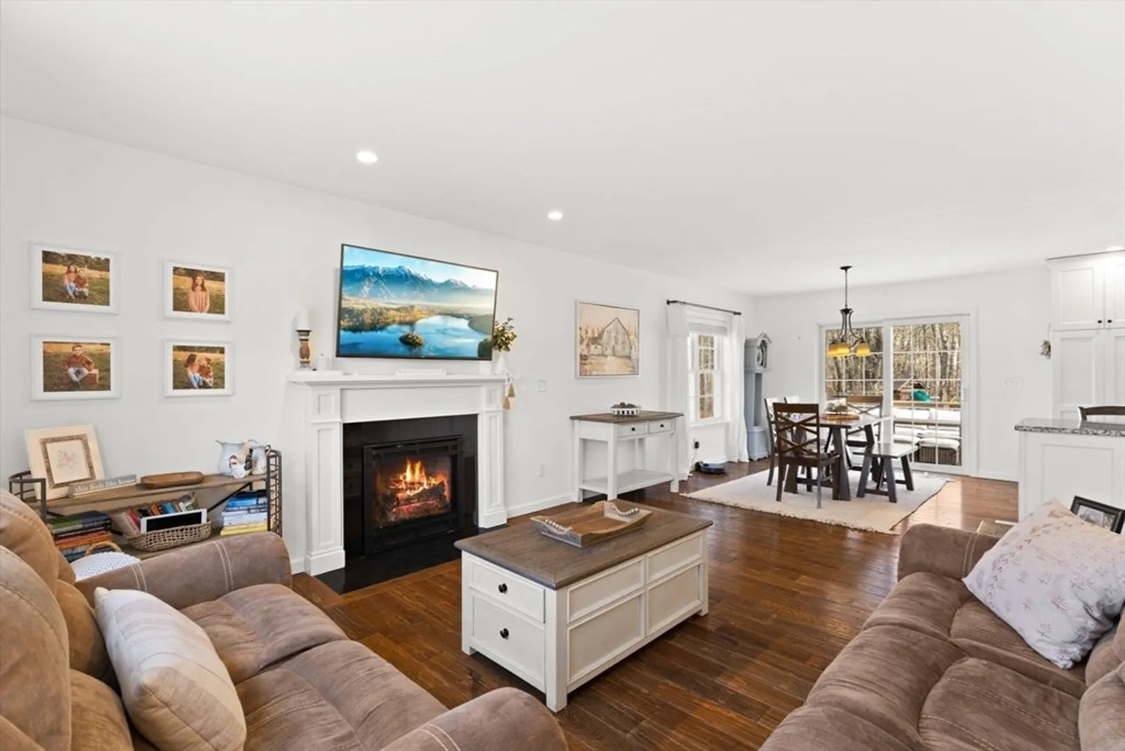 207 Oak St Photo 4