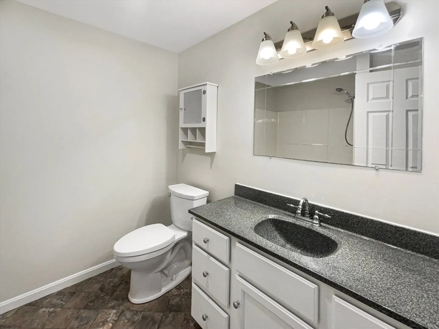 10 Venice St Photo 7
