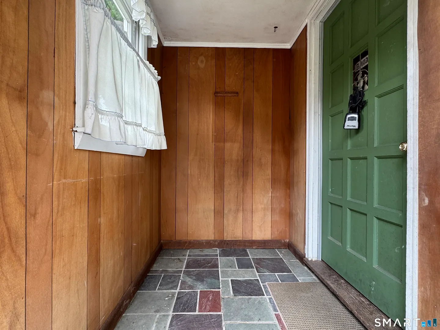 665 Bradley Street Photo 25