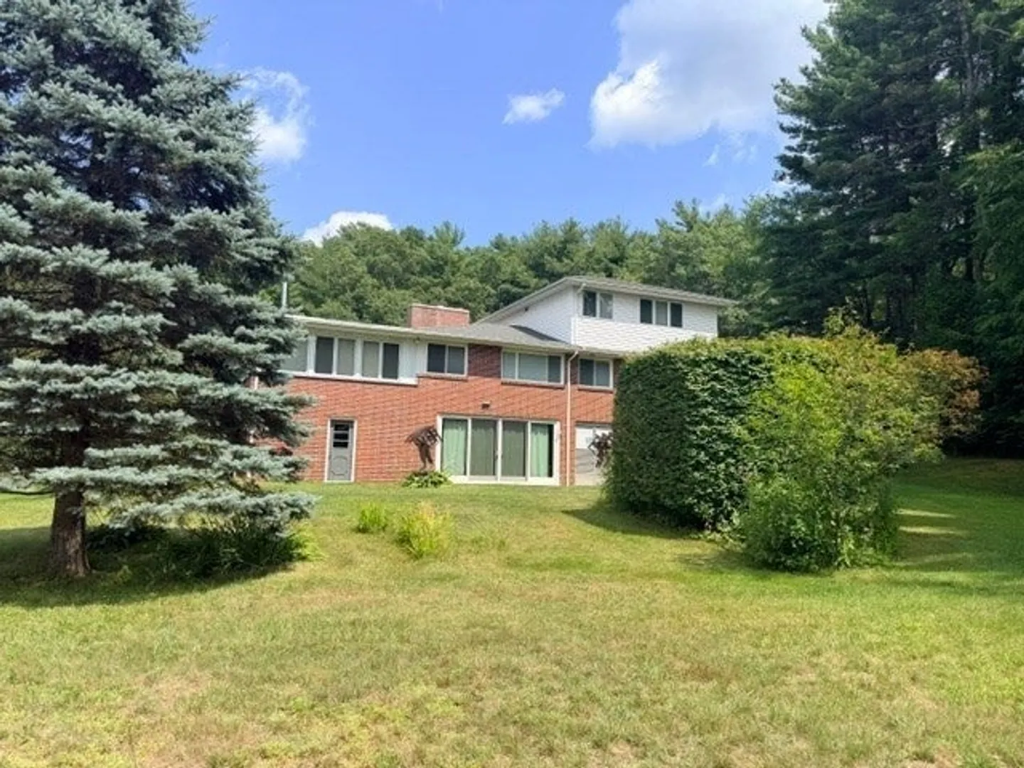 61 Arnold Rd Photo 4