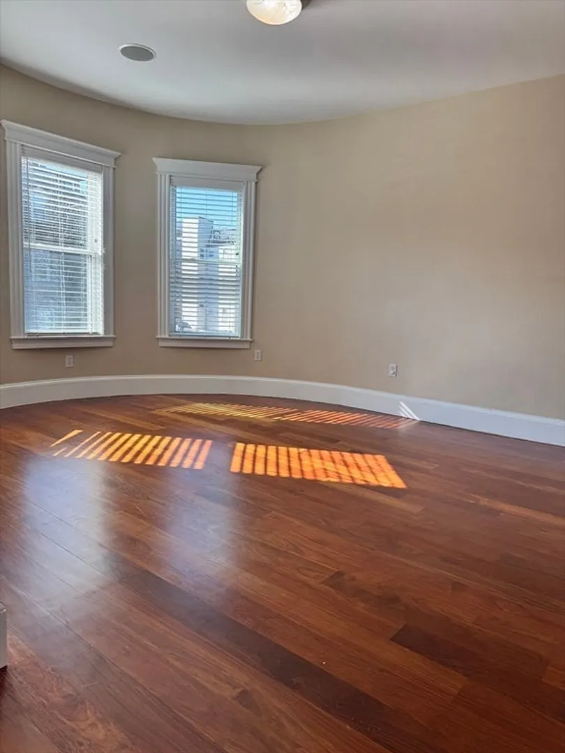 34 Emerson Street  #2 Photo 5