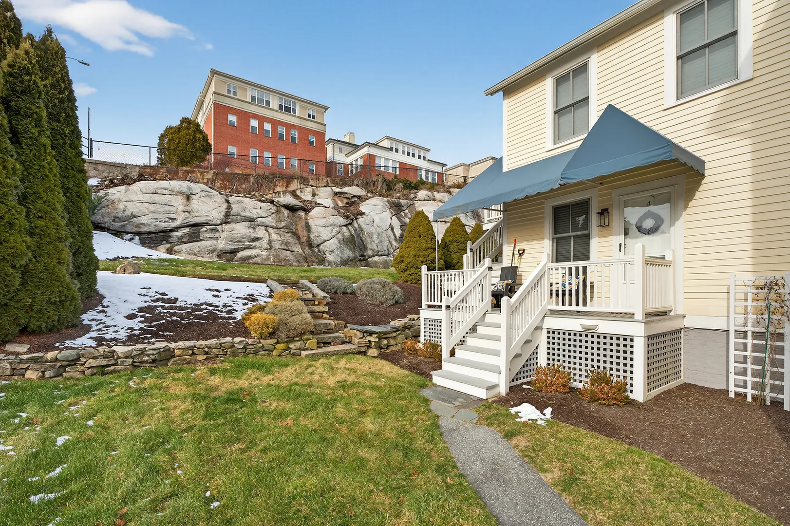 19 Pearl Street Photo 9