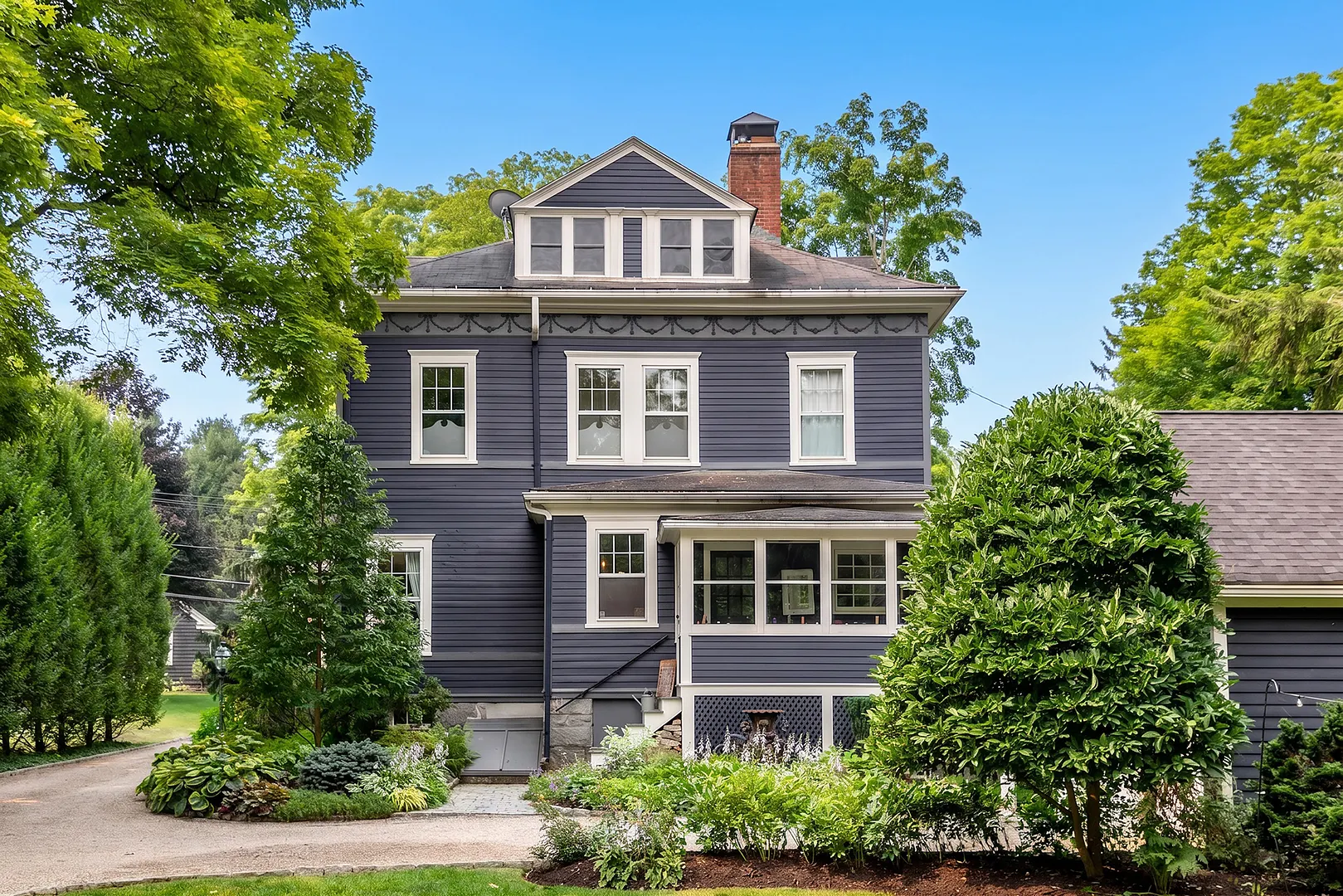 11 Pleasant Street Photo 30