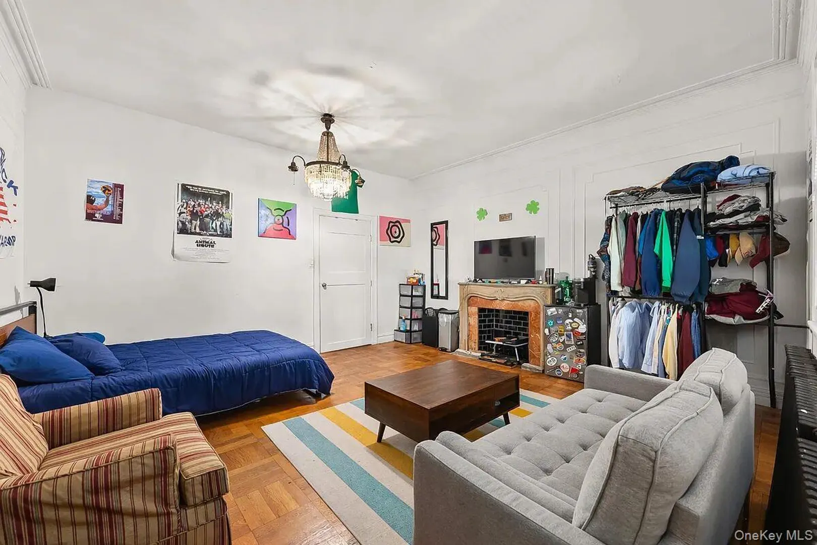 2459 Hoffman Street Photo 9