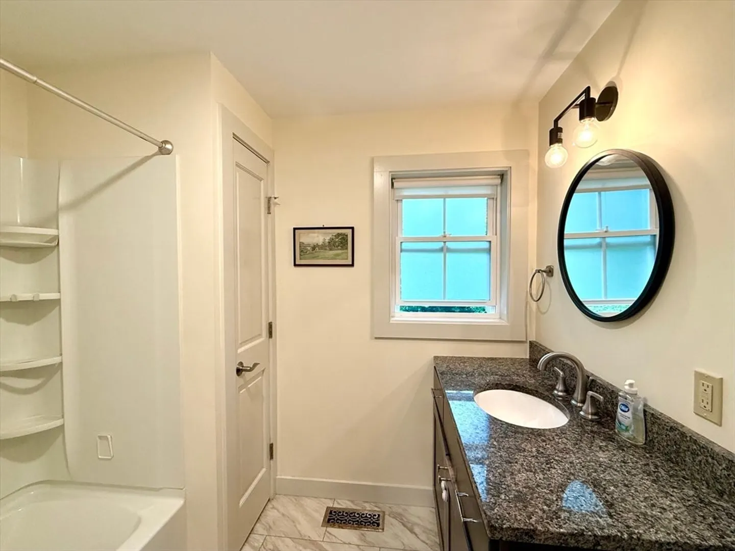 44 Green St Photo 29