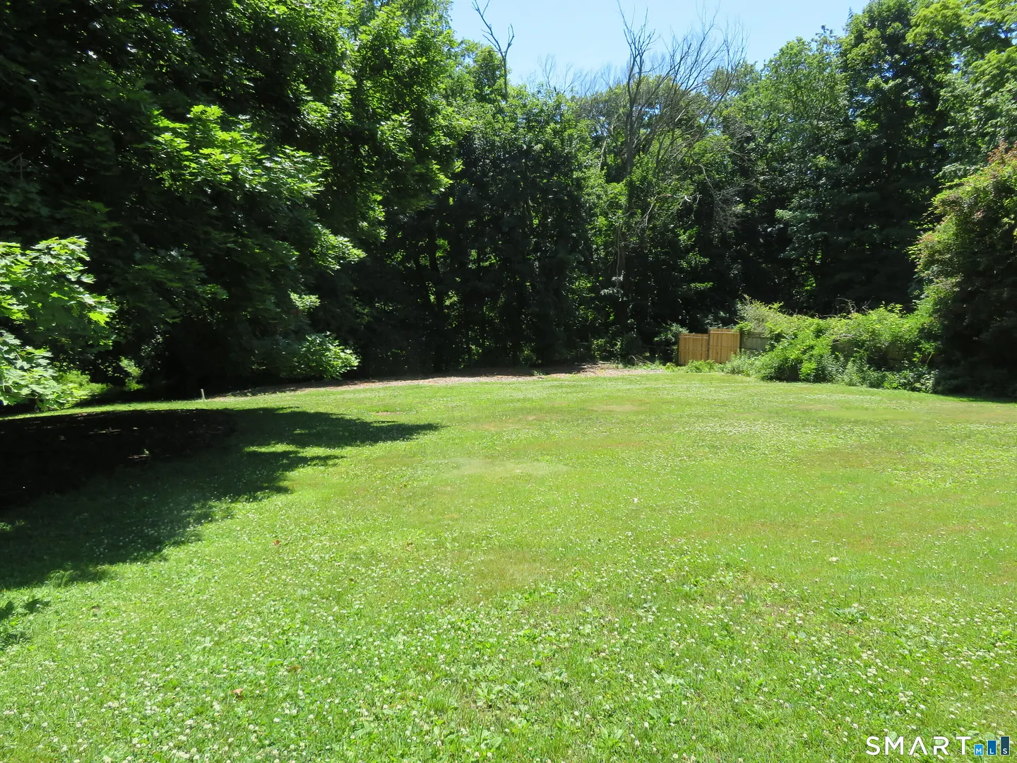 836 Wolf Hill Road Photo 23