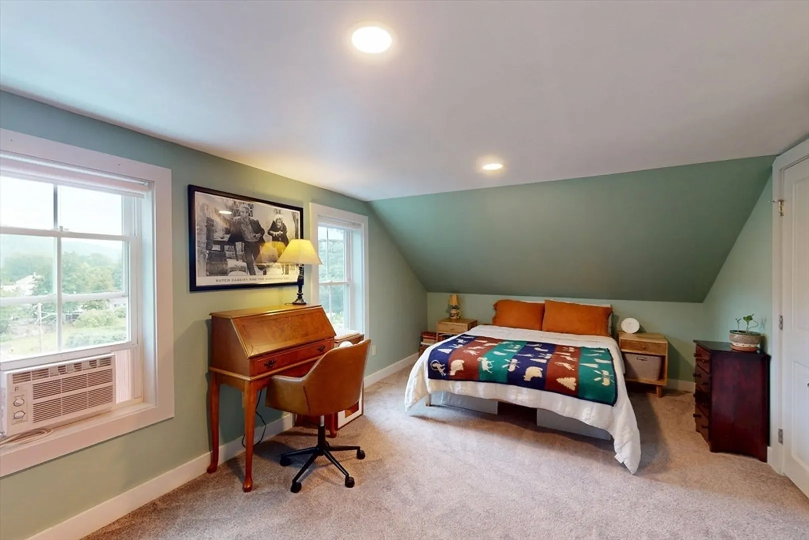 44 Green St Photo 19