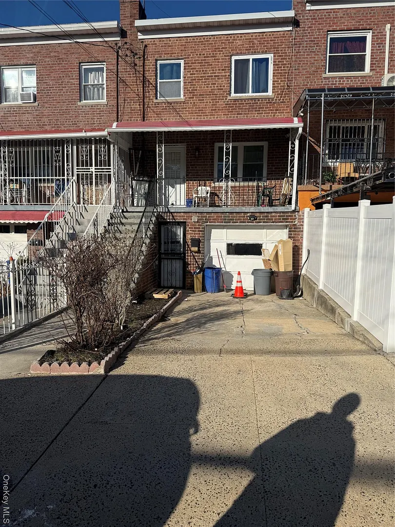 655 E 240th Street Photo 1